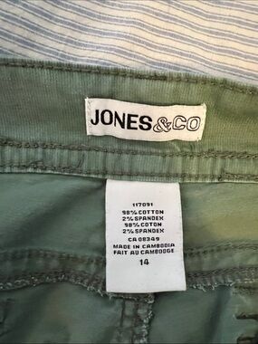 Jones & Co sage green cropped pants